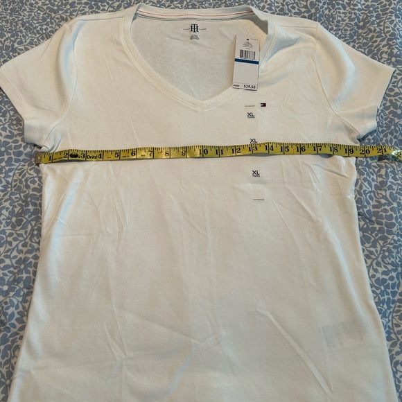 Tommy Hilfiger Women’s White V-Neck Tee NWT XL - Picture 1 of 5